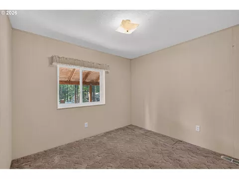 Bedroom - 105 E Mt View Est, Sumpter, OR 97877 photo 4 of 4