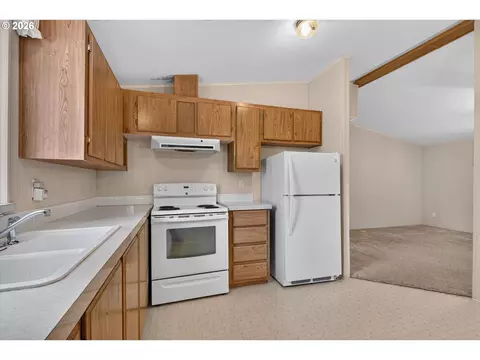 Kitchen - 105 E Mt View Est, Sumpter, OR 97877 photo 2 of 2