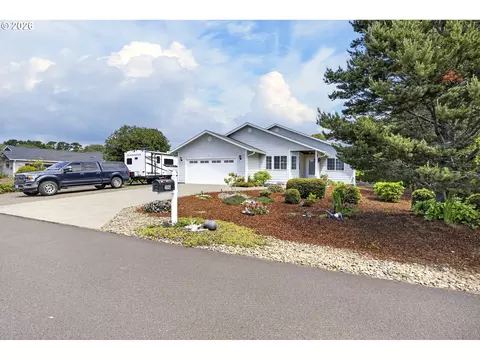 Exterior - 4805 Cloudcroft Ln, Florence, OR 97439 photo 6 of 8