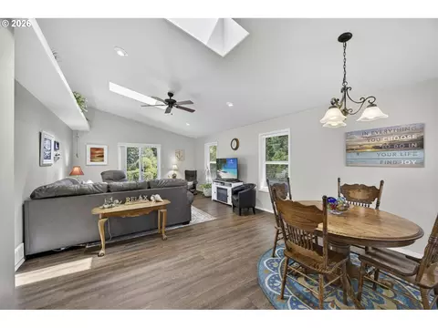Dining - 4805 Cloudcroft Ln, Florence, OR 97439 photo 1 of 2