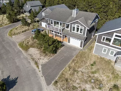 5855 Puffin Pl, Pacific City, OR 97135