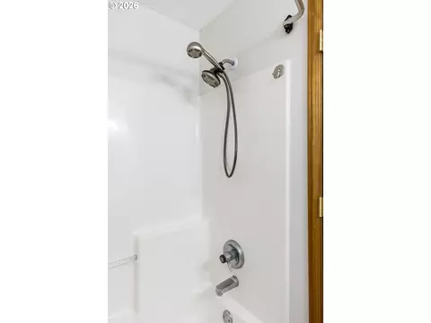 Bath - 1480 S Alpine St, Cornelius, OR 97113 photo 3 of 3