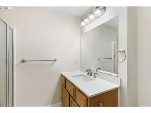Bath - 1480 S Alpine St, Cornelius, OR 97113 photo 1 of 3