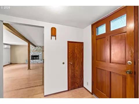 Entry Way - 1572 Happy Ln, Eugene, OR 97401 photo 2 of 3
