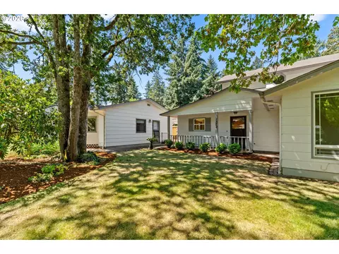 Exterior - 1572 Happy Ln, Eugene, OR 97401 photo 6 of 13
