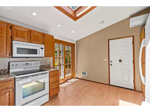 Kitchen - 1572 Happy Ln, Eugene, OR 97401 photo 1 of 3