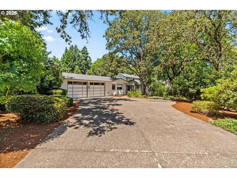 Exterior - 1572 Happy Ln, Eugene, OR 97401 photo 2 of 13