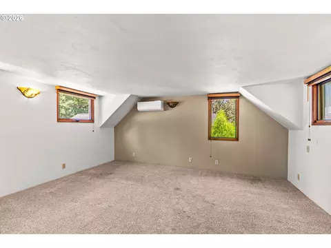 Bedroom - 1572 Happy Ln, Eugene, OR 97401 photo 1 of 4