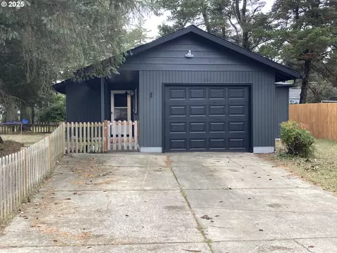 1925 Upas St, Florence, OR 97439