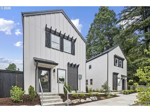 2011 SW Moss St, Portland, OR 97219