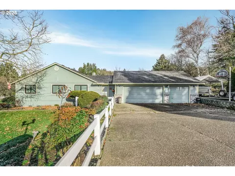 707 NE Camelia Dr, Newberg, OR 97132