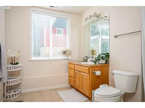 Bath - 5435 SE Old Woods Loop, Gresham, OR 97080 photo 4 of 4