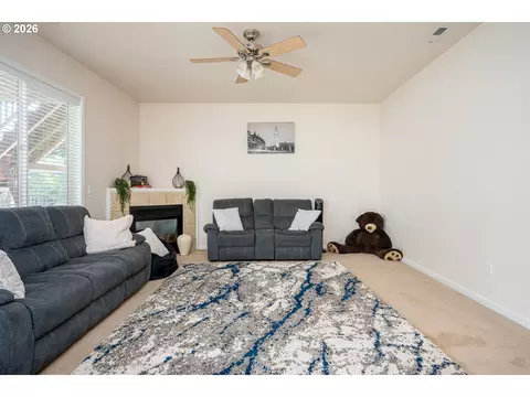 Living - 5435 SE Old Woods Loop, Gresham, OR 97080 photo 4 of 5