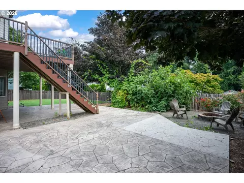 Exterior - 5435 SE Old Woods Loop, Gresham, OR 97080 photo 7 of 15