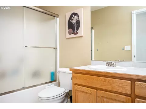 Bath - 5435 SE Old Woods Loop, Gresham, OR 97080 photo 3 of 4