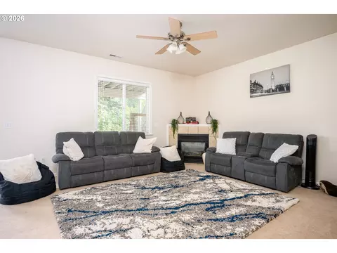 Living - 5435 SE Old Woods Loop, Gresham, OR 97080 photo 3 of 5