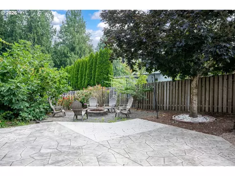 Exterior - 5435 SE Old Woods Loop, Gresham, OR 97080 photo 5 of 15