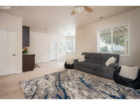 Living - 5435 SE Old Woods Loop, Gresham, OR 97080 photo 5 of 5