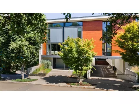 245 SW Meade St #M1, Portland, OR 97201