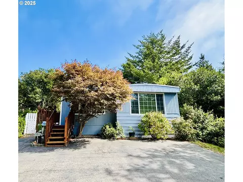 1600 E Rhododendron Dr #29, Florence, OR 97439