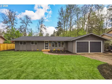 2581 W Windsor Cir, Eugene, OR 97405