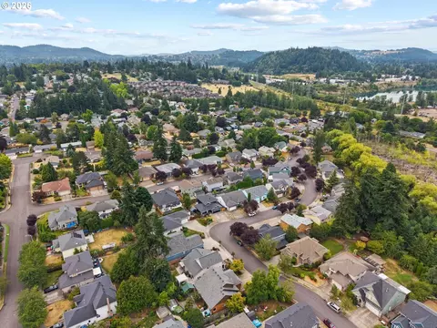 View/Area - 1753 NW Wonderview Ave, Gresham, OR 97030 photo 3 of 3