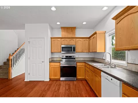 Kitchen - 1753 NW Wonderview Ave, Gresham, OR 97030 photo 4 of 4