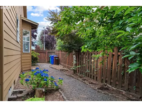 Exterior - 1753 NW Wonderview Ave, Gresham, OR 97030 photo 5 of 7