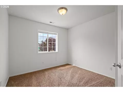 Bedroom - 1753 NW Wonderview Ave, Gresham, OR 97030 photo 5 of 8
