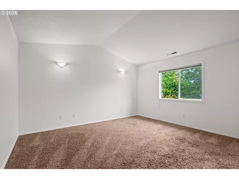 Bedroom - 1753 NW Wonderview Ave, Gresham, OR 97030 photo 6 of 8