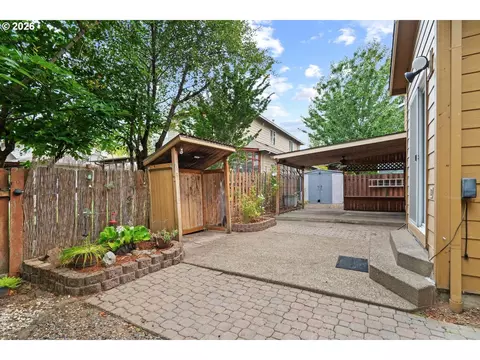 Exterior - 1753 NW Wonderview Ave, Gresham, OR 97030 photo 3 of 7