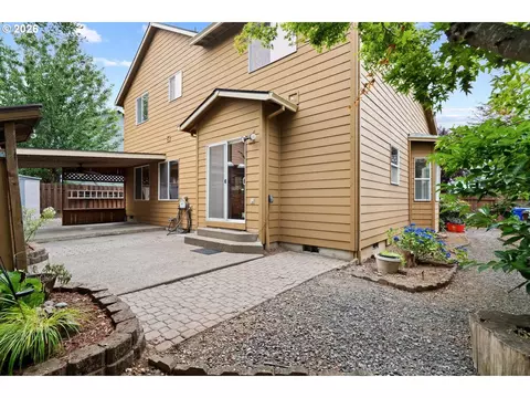 Exterior - 1753 NW Wonderview Ave, Gresham, OR 97030 photo 4 of 7