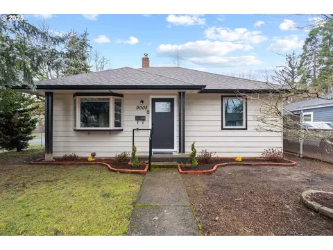 9005 SE Taylor St, Portland, OR 97216