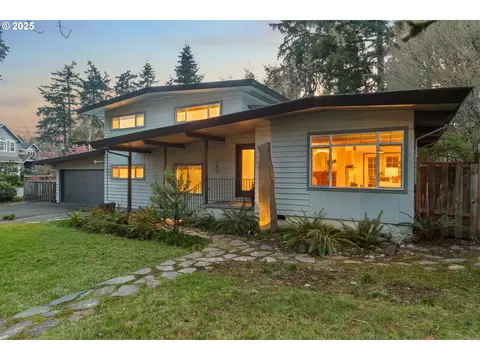 152 4th St, Lake Oswego, OR 97034