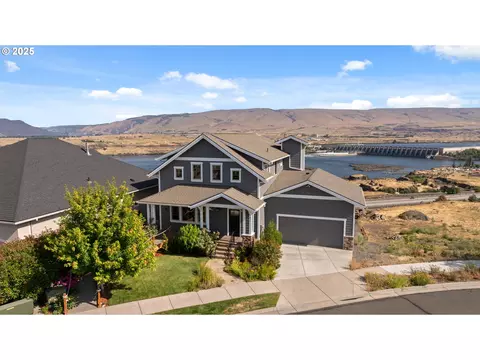 371 Summit Ridge Dr, The Dalles, OR 97058
