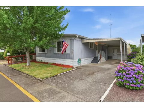 2902 E 2nd St #101, Newberg, OR 97132
