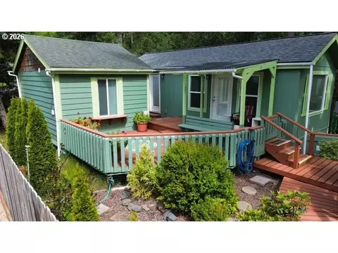 111 Rhody Loop, Florence, OR 97439