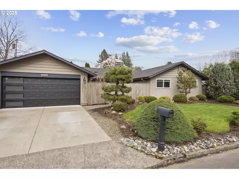 9005 SW Caroline Dr, Portland, OR 97225