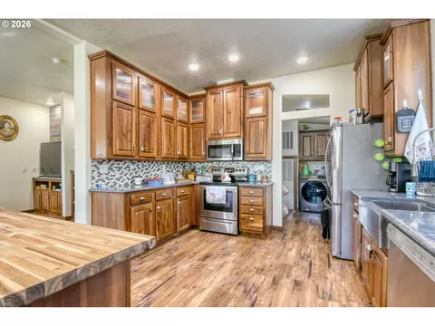 2221 NW Furnish Ave, Pendleton, OR 97801 photo 16
