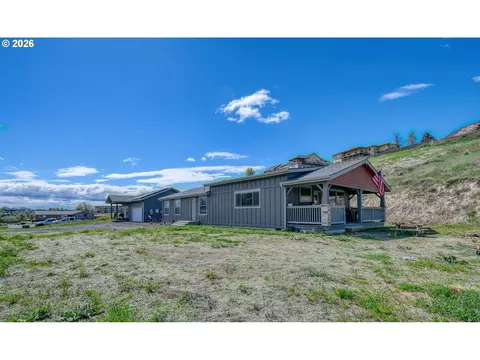 2221 NW Furnish Ave, Pendleton, OR 97801 photo 2
