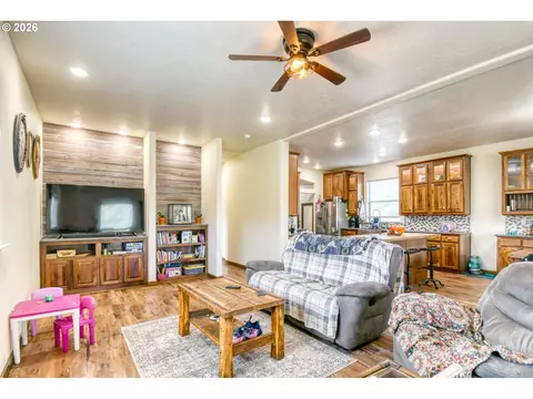 2221 NW Furnish Ave, Pendleton, OR 97801 photo 6
