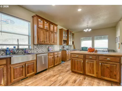 2221 NW Furnish Ave, Pendleton, OR 97801 photo 14