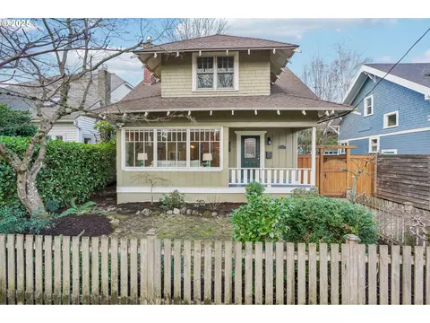 1711 SE 38th Ave, Portland, OR 97214