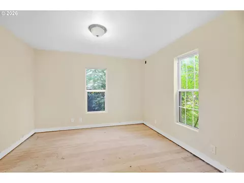 Bedroom - 716 F St, Springfield, OR 97477 photo 1 of 11
