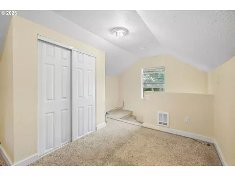 Bedroom - 716 F St, Springfield, OR 97477 photo 6 of 11
