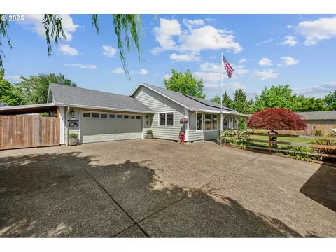 201 Shirley St, Molalla, OR 97038