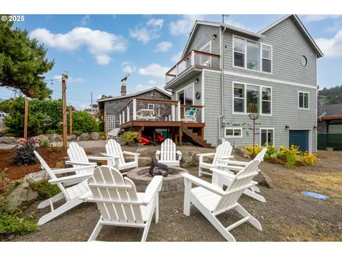 4330 Mcminnville Ave, Neskowin, OR 97149