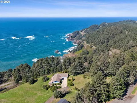 90 Cape Foulweather Ln, Otter Rock, OR 97369