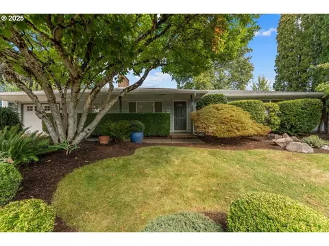 11825 SW Baker St, Beaverton, OR 97008