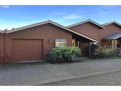 2267 Ridgeway Dr, Eugene, OR 97401 photo 1